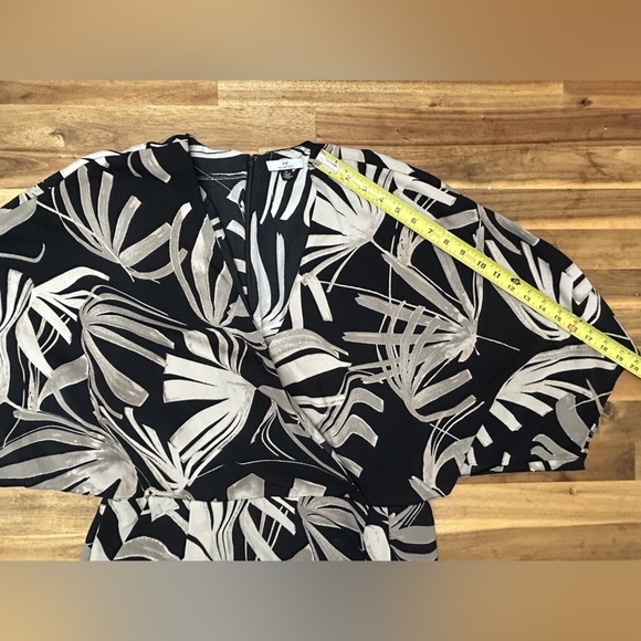 H by Halston Black Taupe Palm Floral Tropical Print Dolman Sleeve Dress Size 12 - Picture 9 of 12
